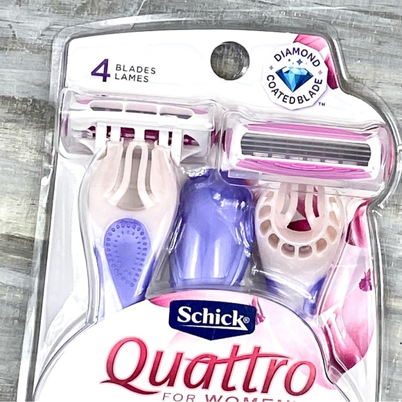 NWT Schick Quattro Sensitive Skin Razors 3-Count 4-Blade Disposable Shave 3 Pack - Picture 3 of 9